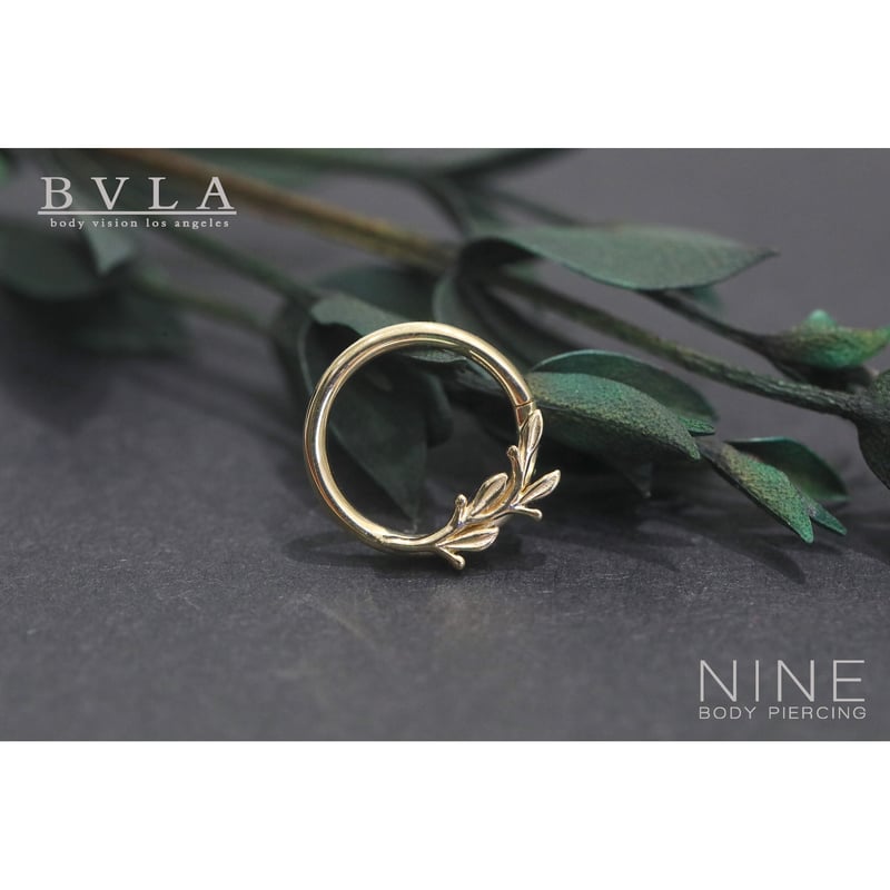 Amity - Seam Ring (YG/Curved to the Left) | NIN