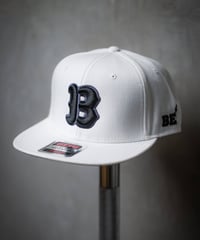 “B” ORIGINAL LOGO CAP/WHITE×BLACK