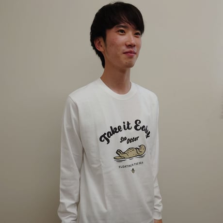ロングTシャツ（ラッコ Take it Easy）- ホワイト