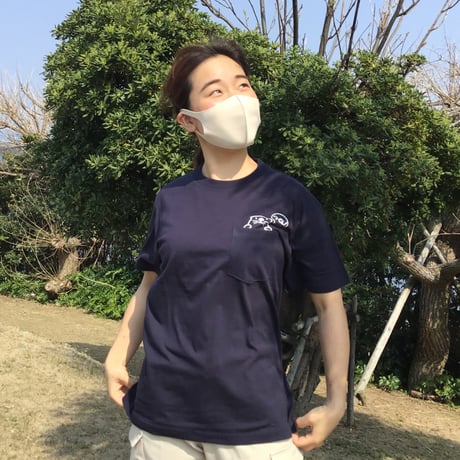 ポケット付Tシャツ（ラッコ）- ネイビー