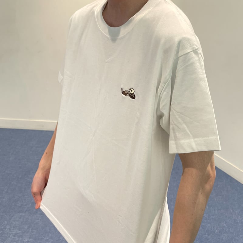 Roots Men's☆ 野生アニマル・オーガニックコットン半袖Tシャツ オーガニックコットン刺繍Tシャツ(ラッコ)- ナチュラル | すいそう