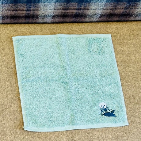 オーガニックコットン刺繍ミニタオル（ラッコ）