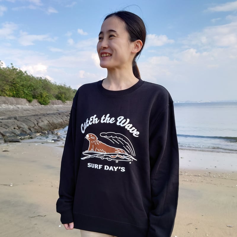 ぽなかすいたね かっこいいすうぁっと スウェット スウェット（ラッコ Catch the Wave）- ブラック | すいそう