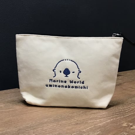 サガラ刺繍ポーチ（ラッコ - ごあいさつ）