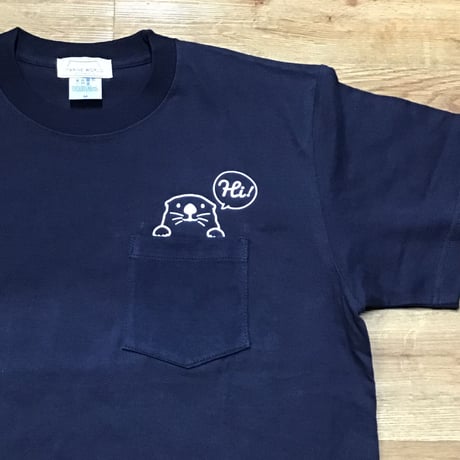 ポケット付Tシャツ（ラッコ）- ネイビー