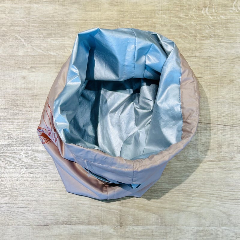 クルリトコンパクトクーラー巾着バッグ（みんな）- ベージュ | すいそう