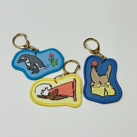 【マリンワールド×minaco sakamoto】刺繍キーホルダー（ペンギン）