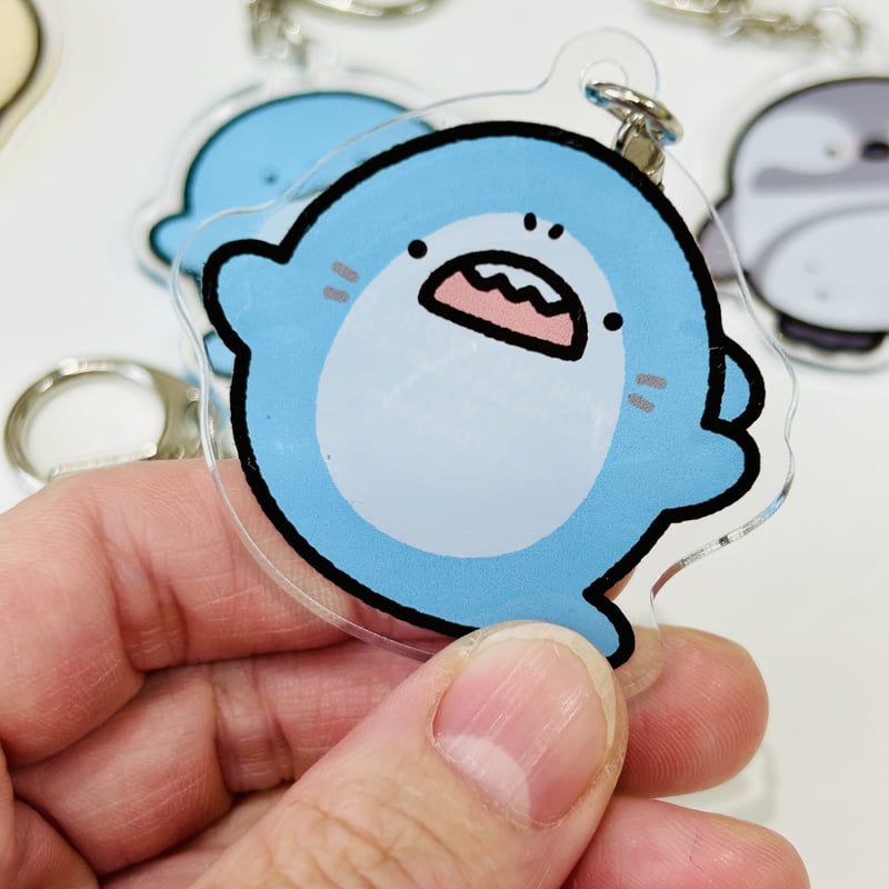 マリンワールド×かやぬゆみ】アクリルキーホルダー（サメ） | すいそう