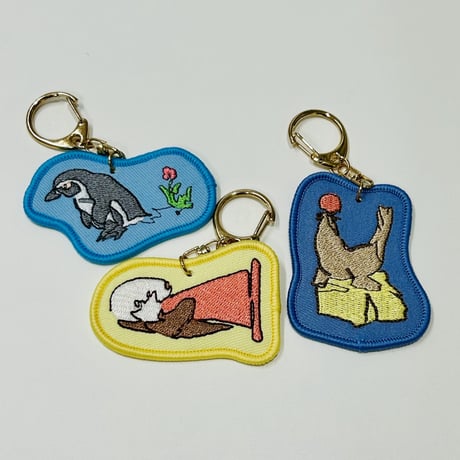 【マリンワールド×minaco sakamoto】刺繍キーホルダー（ラッコ）