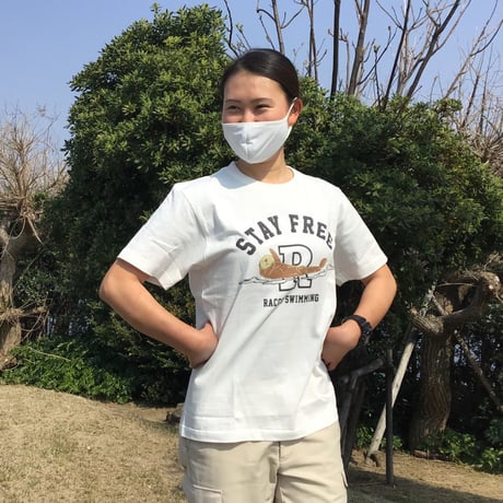 Tシャツ（ラッコ STAY FREE）- バニラ