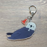 2連アクリルキーホルダー（ラッコ＆三角コーン）