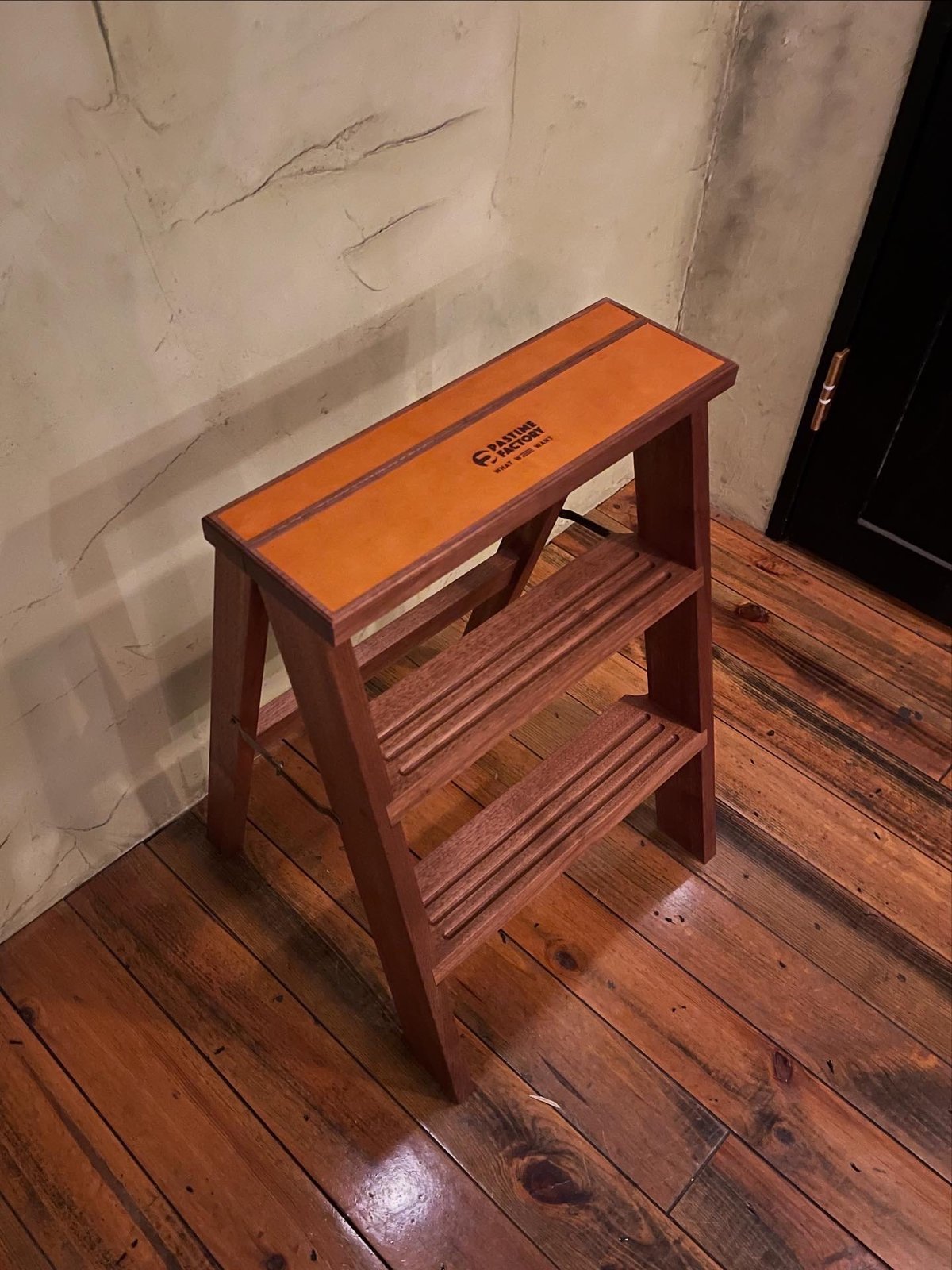 StepLadder【革】 | pastime factory