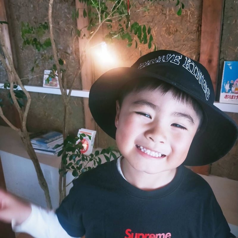 BRAVE KINGS × NEW ERA（ニューエラ）コラボ バケットハット