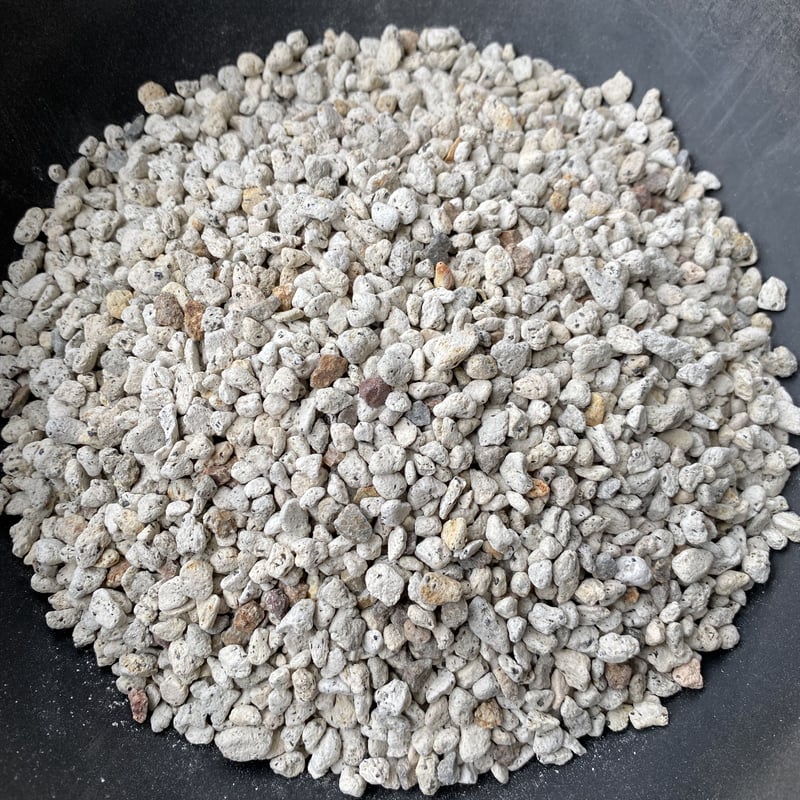 盆石　稽古用　軽量石C 軽石砂1kg/底石や土の配合にオスメス | STELLA.PLANTS