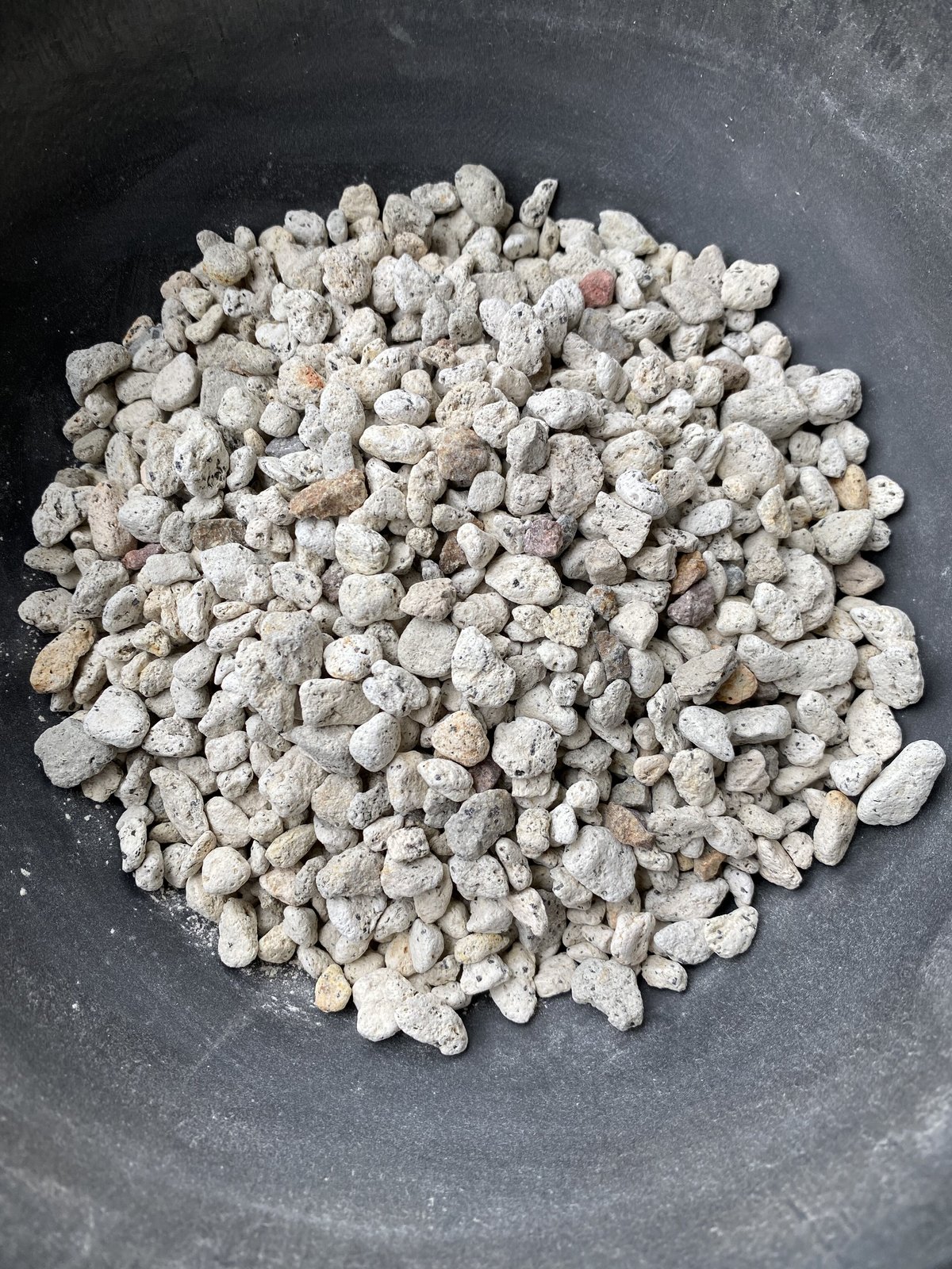 軽石砂1kg/底石や土の配合にオスメス | STELLA.PLANTS