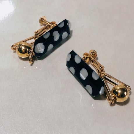 No.41RECT「BLACK」ホワイトドットイヤリング