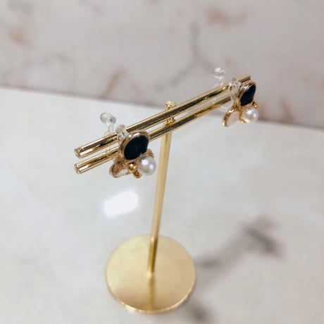 No.22小粒モノトーンノンホールピアス