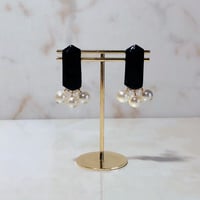 No.39RECT「Black」パールチャームイヤリング