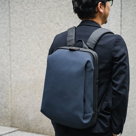 Dulles backpack ネイビー