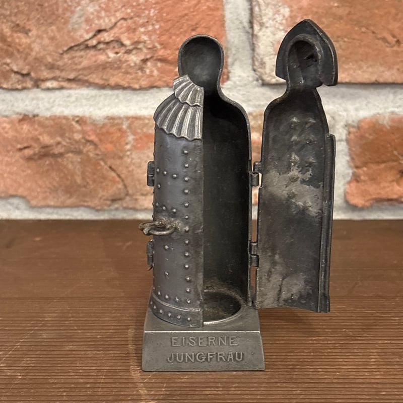 アンティーク 鉄の処女 アイアンメイデン 取手 処刑 拷問 置物