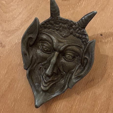 アンティークデビル | STORES