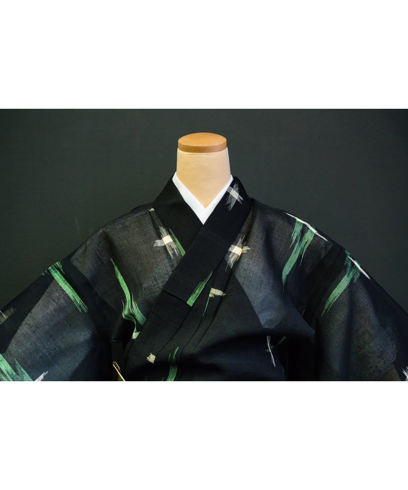 専用 K0575 単衣 夏向き 未使用品 逸品 希少 ざざんざ織 正絹 小紋 K0575 単衣 夏向き 未使用品 逸品 希少 ざざんざ織 正絹 小紋