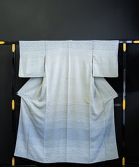 本場大島紬 幾何学模様 白茶色 まずいわ屋お誂え しつけ糸 KK-1799 本場大島紬 幾何学模様 白茶色 まずいわ屋お誂え しつけ糸 KK-1799
