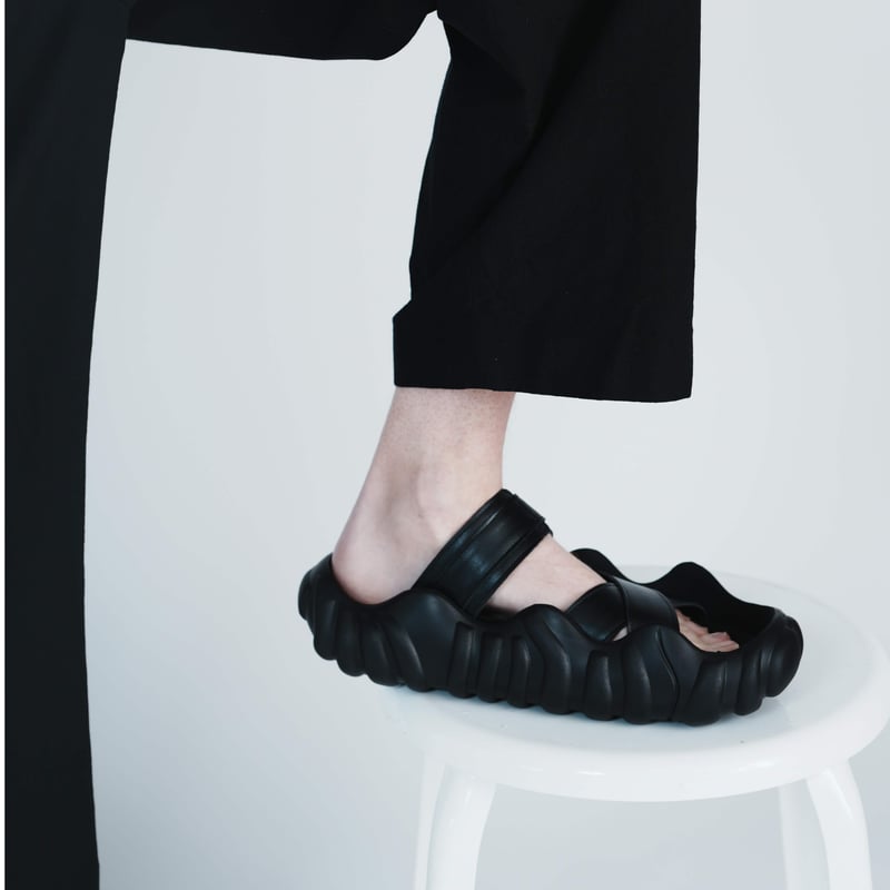 zAURUs Ⅲ【ブラック】：メンズサンダル | MODENA