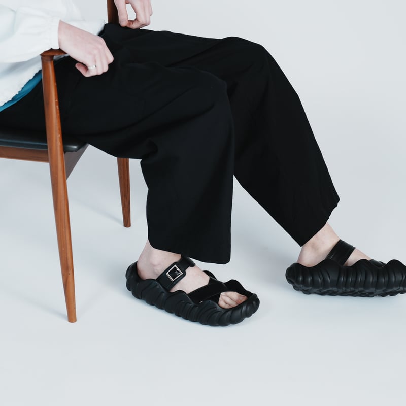 zAURUs Ⅲ【ブラック】：メンズサンダル | MODENA