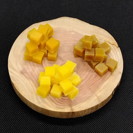 【送料込み】五島列島産日本ミツバチミツロウ（50g）／蒼い森の工房