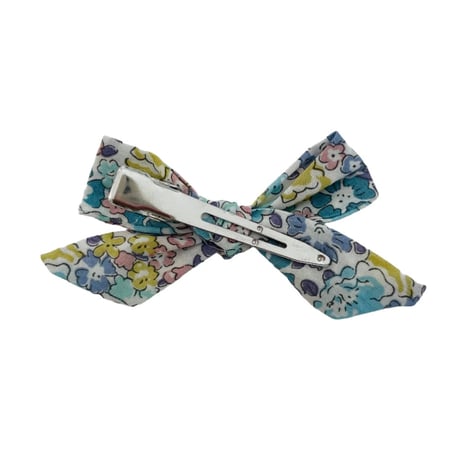 Josie Joan’s / Petite Bow Clip / Suzanne