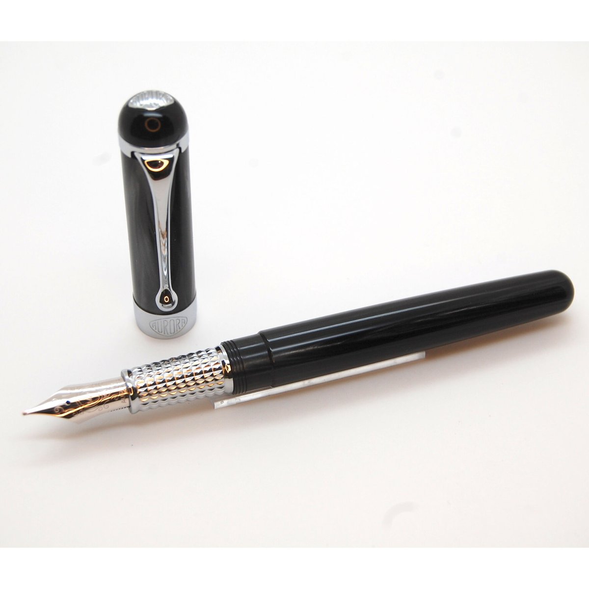 アウロラ】 アルファ ネロ 万年筆 | 心斎橋筆記具俱楽部