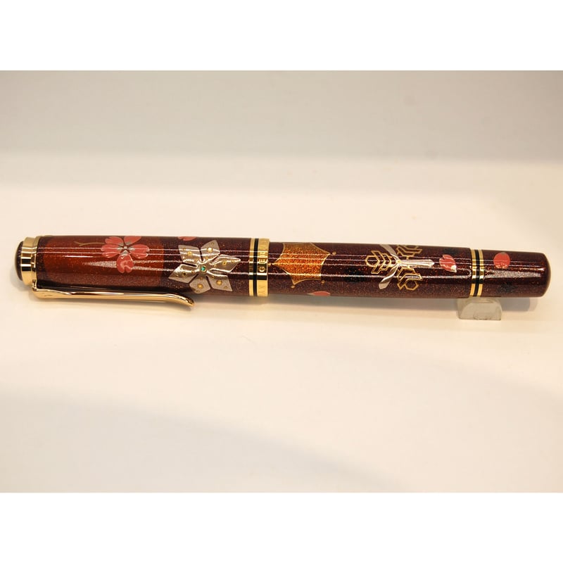 ペリカン万年筆　M1000 蒔絵万年筆「錦鯉」 ペリカン 限定 蒔絵万年筆が出来上がるまで 動画 | ナガサワ文具