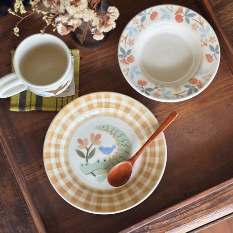 リムプレート“ワニと青い鳥”/Rim Plate "Crocodile and Bluebird"