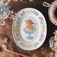 楕円皿“うさぎとアイスクリーム”/Oval plate "Rabbit and Ice Cream"