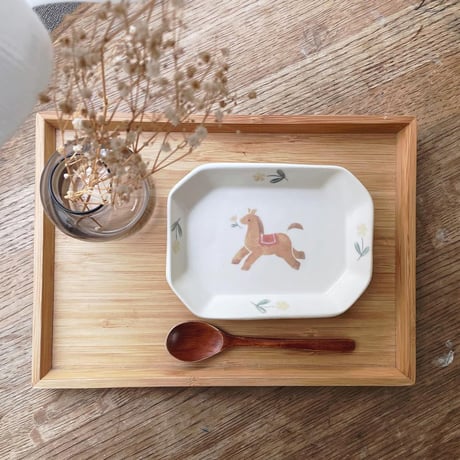 馬と黄色いお花の四角皿/Horse and yellow flower square plate