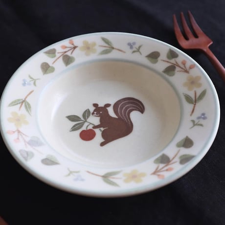 リスとサクランボのリムボウル/Cherry and squirrel rim bowl
