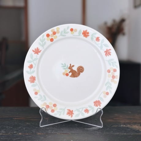 リムプレート“リスと赤いバラ”/Rim Plate "Squirrel and Red Rose"