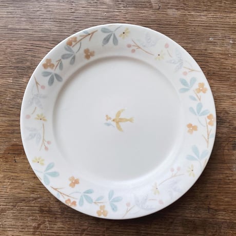 草花と鳥の七寸皿/Flower and bird plate