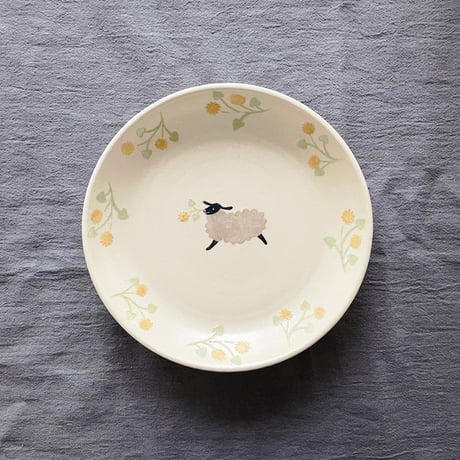 羊と黄色いお花の皿 6寸 / Sheep and yellow flower plate (s-size)