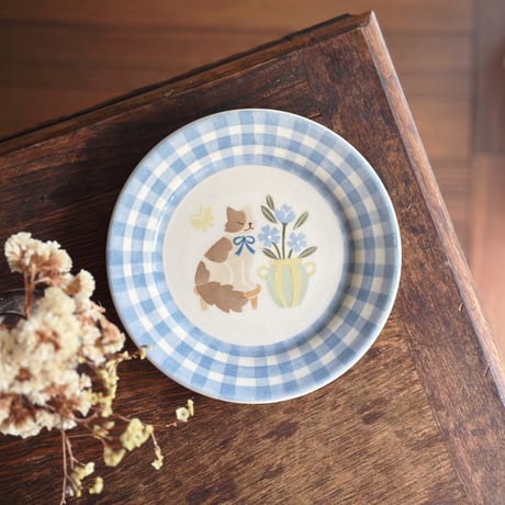 リムプレート“ねこと青い花”/Rim plate "Cat and blue flower"