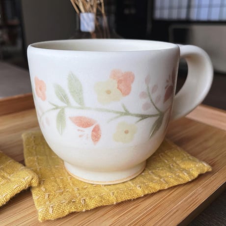 黄色とオレンジの花のマグカップ/yellow and orange flower mug