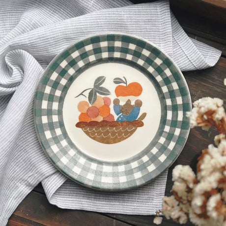 リムプレート“ネコとフルーツバスケット”/Rim Plate "Cat and Fruit Basket"