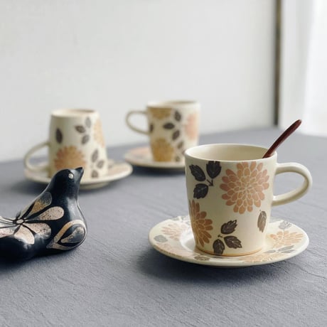 菊のコップ&ソーサー/Chrysanthemum cup & saucer
