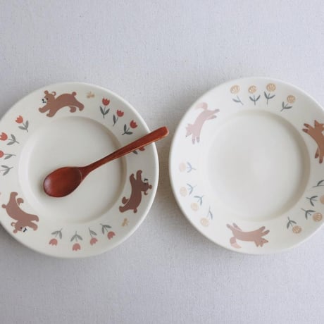 キツネとタンポポのリム皿/Fox and dandelion rim dish