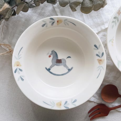 木馬・リスのリム深皿/Rocking horse ・squirrel deep rim plate