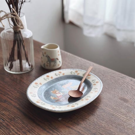 キツネとアヒルの船旅楕円皿/Fox and duck voyage oval plate
