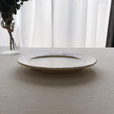 花を運ぶ鳥のリム皿　7寸/Bird rim plate carrying flowers(m-size)