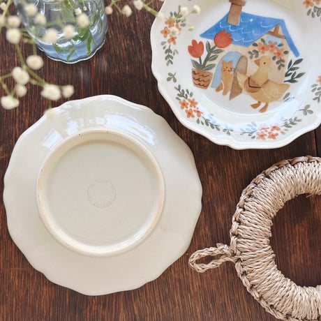花リム皿“ねこのお家”/Flower Rim Plate "Cat's House"