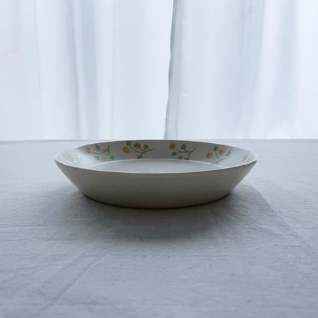 羊と黄色いお花の皿 7寸 / Sheep and yellow flower plate (m-size)